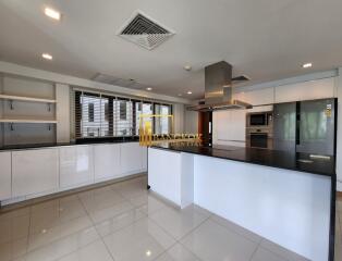 Amazing 3 Bedroom Penthouse Apartment in Phloen Chit