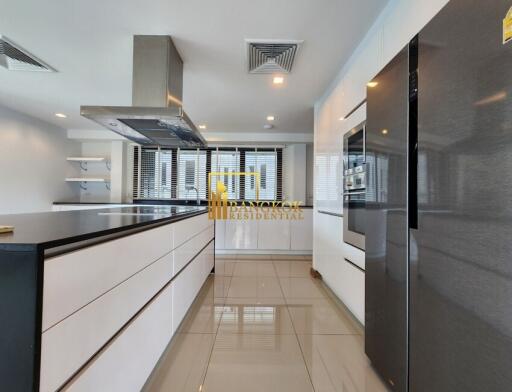 Amazing 3 Bedroom Penthouse Apartment in Phloen Chit