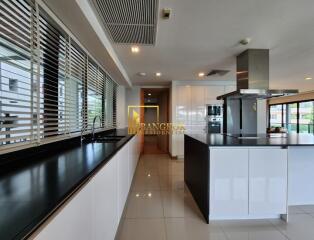 Amazing 3 Bedroom Penthouse Apartment in Phloen Chit