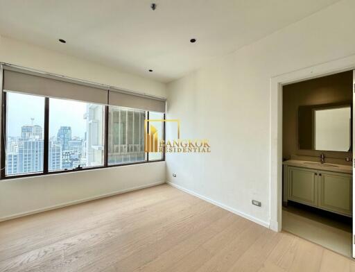 Emporio Place  Unfurnished 3 Bedroom Condo in Phrom Phong