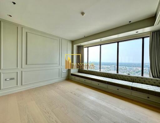 Emporio Place  Unfurnished 3 Bedroom Condo in Phrom Phong