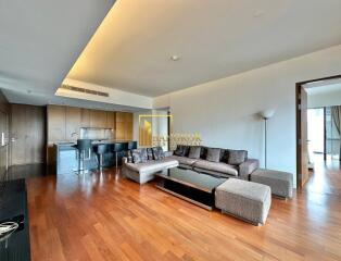 Hansar  Luxury 2 Bedroom Condo With Beautiful Views of Ratchadamri