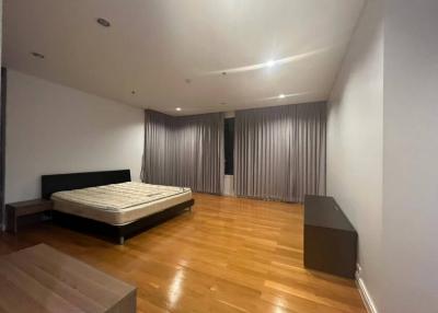 The Royal Saladaeng  3 Bedroom Luxury Condo For Rent in Silom