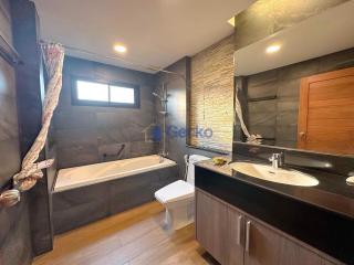 3 Bedrooms House in Baan Pattaya 5 Huay Yai H011464