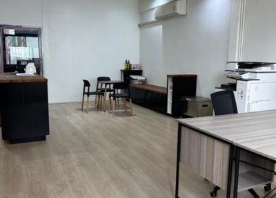 For Rent Bangkok Shophouse Sukhumvit BTS Thong Lo Watthana