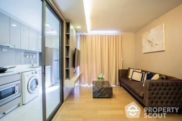 1-BR Condo at Dazzle Sukhumvit 7 near BTS Nana