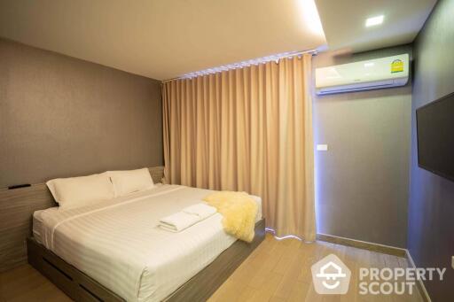 1-BR Condo at Dazzle Sukhumvit 7 near BTS Nana