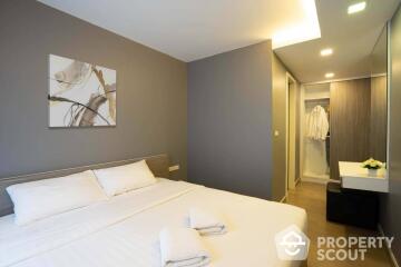 1-BR Condo at Dazzle Sukhumvit 7 near BTS Nana