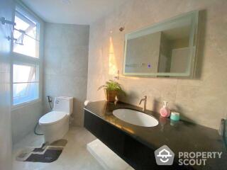 3-BR Condo at D.S. Tower 2 Sukhumvit 39 Condominium near BTS Pho Nimit