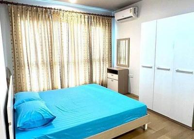 1-BR Condo at Hive Sathorn near BTS Krung Thon Buri