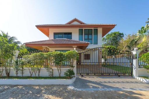 220 Sqm., 3 Beds, 3 Baths House listed for ฿ 8,300,000.