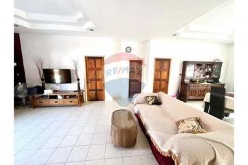 Lovely 3 BR house close to Bang Saray Beach for sale - 920471016-79