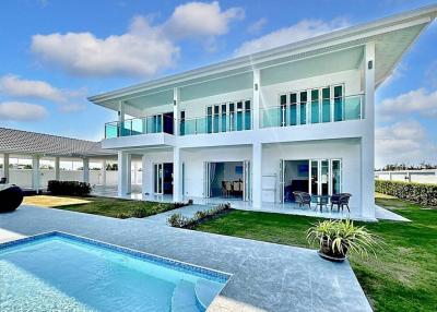 Luxury 7 Bedrooms Pool Villa Close To Black Mountain