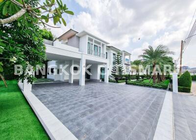 House at Perfect Masterpiece Sukhumvit 77 for rent