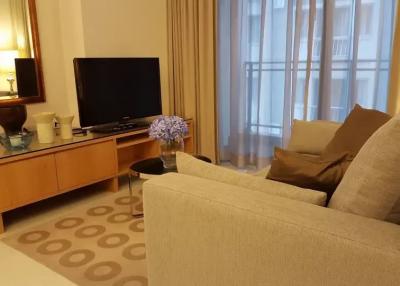 Q Langsuan 2 bedroom condo for rent