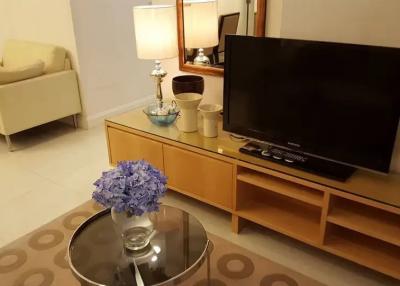 Q Langsuan 2 bedroom condo for rent