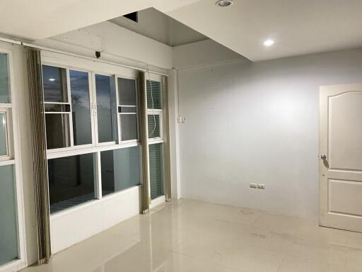 Commercial building, At Home-Ramindra Project