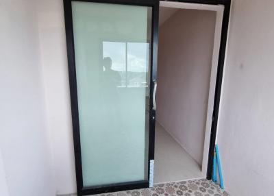 Thanaburi Residence Apartment, Phan Thong City Building, Phan Thong District, Chonburi Province