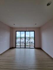 Thanaburi Residence Apartment, Phan Thong City Building, Phan Thong District, Chonburi Province