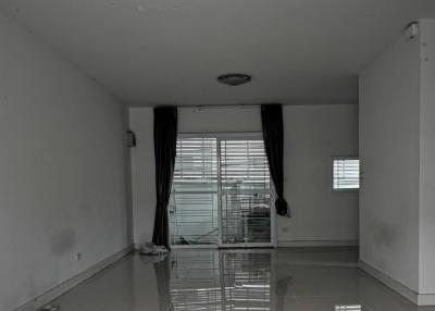 Townhouse The Pleno Tiwanon-Chaengwattana [Soi 14]