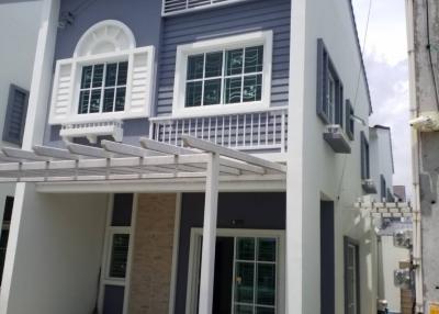 Townhouse Prapassorn Ville, Nong Tamlueng Subdistrict, Phan Thong District, Chonburi Province.