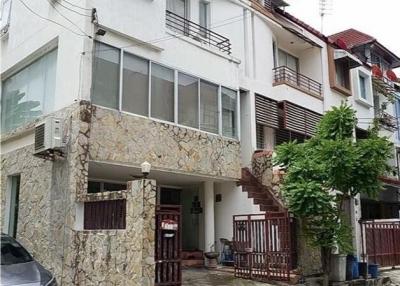 4-story townhouse Sinthanee Village Ratchada-Lat Phrao 80