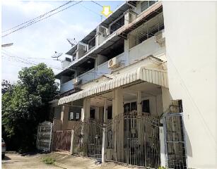 Townhouse, 3 and a half floors, Patcharaporn Project. Soi Suksawat 62/2 Phra Pradaeng