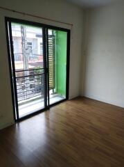 Townhouse Baan Fah Piyarom Premier Park