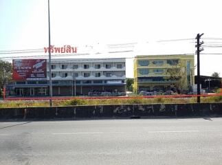 Subdistrict commercial building Na Kluea, Bang Lamung District, Chonburi Province