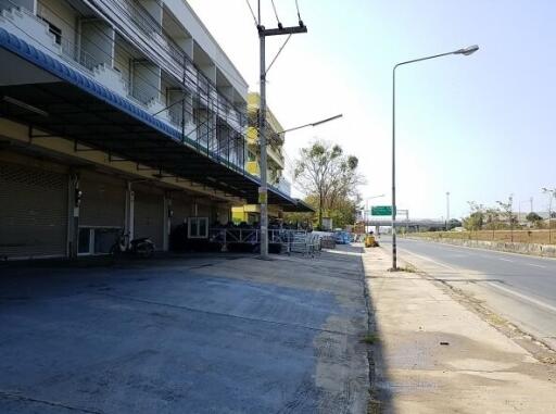 Subdistrict commercial building Na Kluea, Bang Lamung District, Chonburi Province