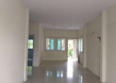 Twin house, Opieland Chod Klang, Phe Subdistrict, Mueang Rayong District, Rayong Province.