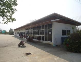 House with warehouse. Sa Khwan, Mueang Sa Kaeo District, Sa Kaeo Province
