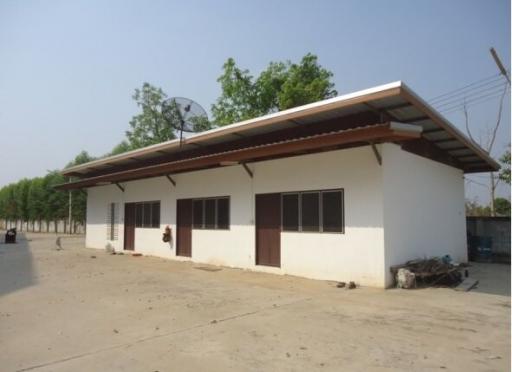 House with warehouse. Sa Khwan, Mueang Sa Kaeo District, Sa Kaeo Province