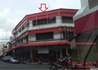 Commercial building, Taphan Hin District, Phichit Province