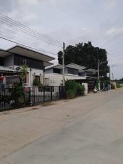 Townhouse Baan Klang Muang 88