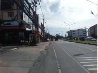 Shophouse at Satcha Suan Luang, good location, next to Phraya Satcha Road.