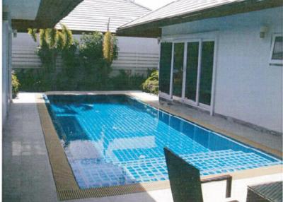 Single house with private swimming pool Near Pattaya beach