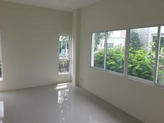 Single house, Siratcha Park, Phanat Nikhom, Chonburi.