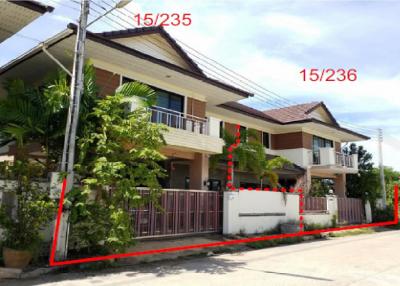 Twin house Benjaporn Lopburi Ramesuan