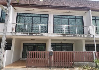 Townhouse W. Land House Songkhla