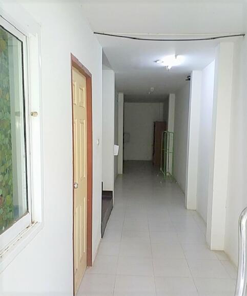 Dormitory business with 17 rooms [4-story shophouse] in the Gold Project Surat Thani City