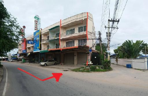 Shophouse Sirisasantikham Pattaya