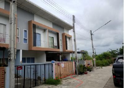 Townhouse Suan Thong Modern Home Sriracha