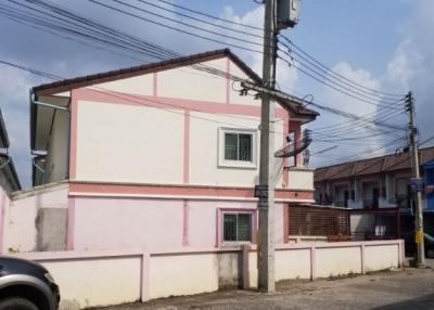 Townhouse Warasiri Sriracha