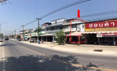 Commercial building Ban Lat-Phetchaburi
