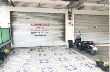 Shophouse Phinyada House Noen Phra