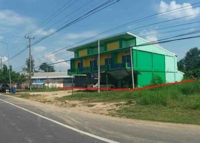 Commercial building Uthai Thani