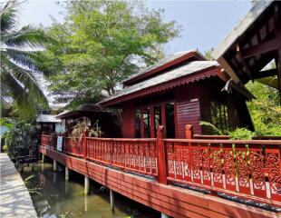 House with business, Samut Songkhram