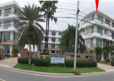 K.M. Beach condominium suite, beachfront condo [3rd floor, Building 1], sea view and pool view.