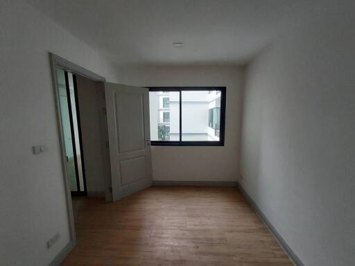 Condo Notting Hill Tiwanon [4th floor]